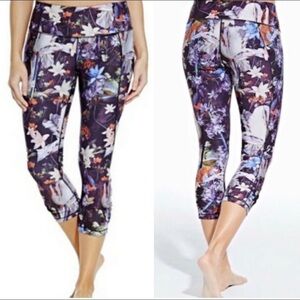 Calia by Carrie Underwood | Ruched Floral Cropped Leggings Capris